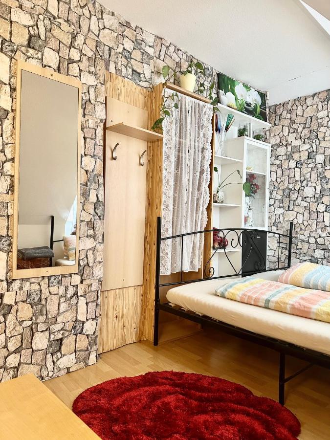 Ferienzimmer Healing Und Montuerwohnung Weißenfels Exteriér fotografie